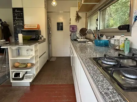 Casa 3 ambientes con 2 baños