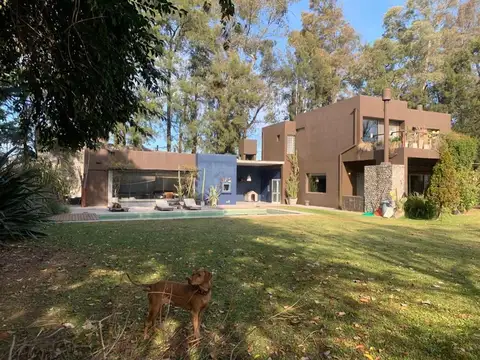 CASA EN ALQUILER  EN LA PEREGRINA