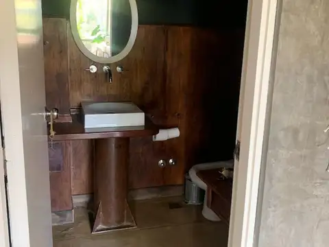 Casa en Alquiler con 2 cocheras