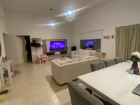 Casa en Venta en Pilar del Este - Santa Guadalupe, USD 180.000