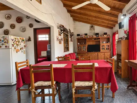 CASA EN VENTA MONTE GRANDE 4 AMBIENTES