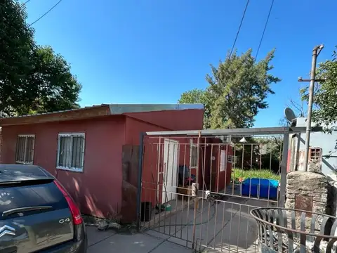 CASA EN VENTA - PJE CAPUCHINO 1749 -V.G.G