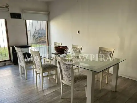 Casa 5 ambientes con 3 baños