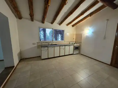 Casa en Alquiler con 2 cocheras