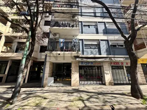 Superí 2400, Piso 1