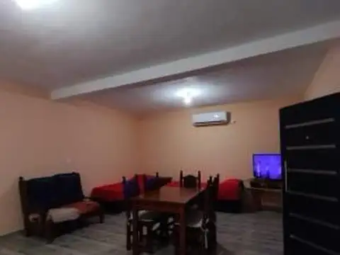 Casa 8 ambientes con 4 baños