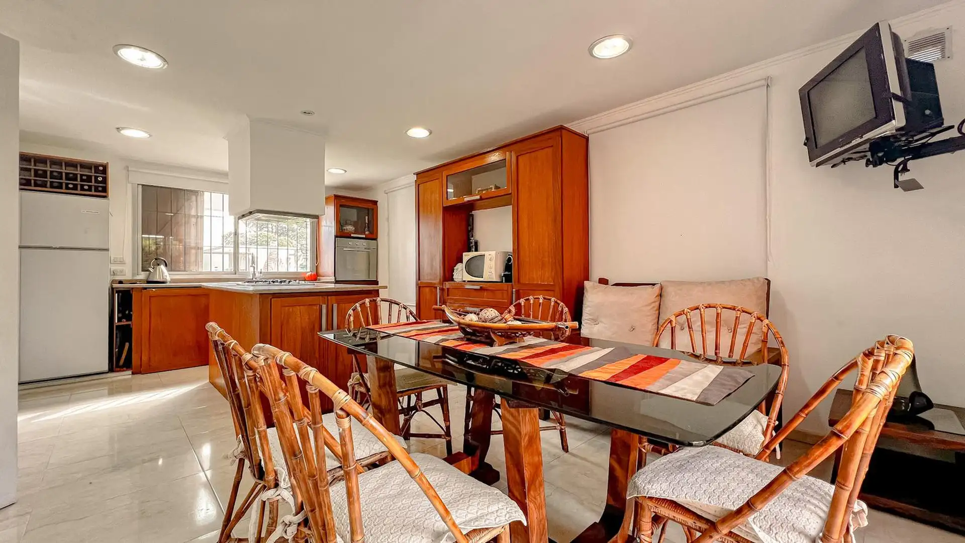 Venta Casa 9 ambientes Los Acantilados