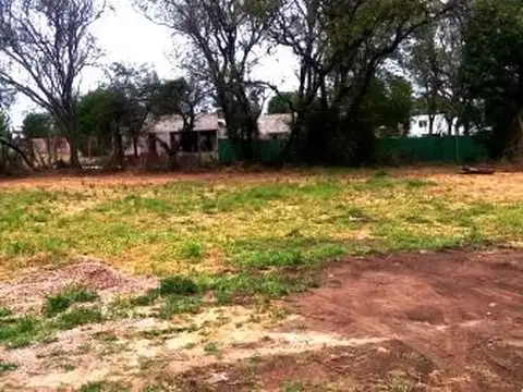 Excelente lote de 800 metros cuadrados con 30 metros de frente en Juana Koslay , Las Chacras.