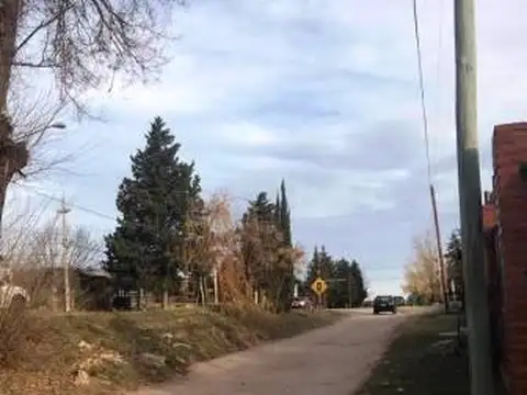 Excelente lote de 800 metros cuadrados con 30 metros de frente en Juana Koslay , Las Chacras.
