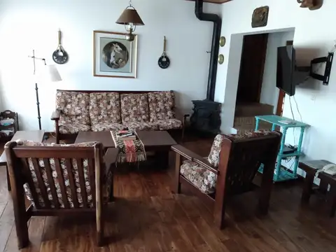 Casa 6 ambientes con 4 baños