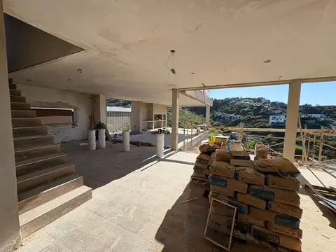 Casa 5 ambientes con 3 baños