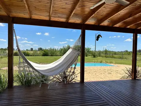 CABAÑA TEMPORA EXALTACIÒN DE LA CRUZ  CON PILETA  Y ARBOLEDA