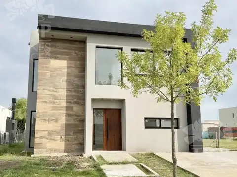 Casa en venta en Vila Marina 1