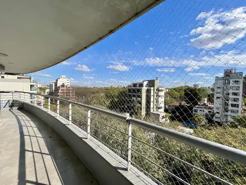 Departamento en Alquiler con 1 cocheras