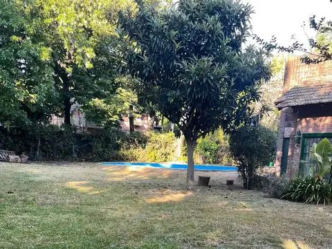 Casa en Alquiler con 2 cocheras