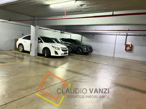 Venta – Cochera Fija y Cubierta Sobre Av del Libertador