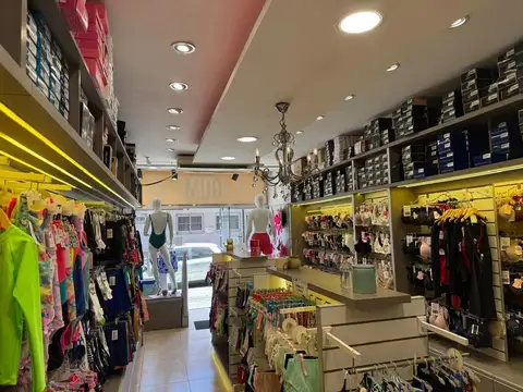 CASEROS CENTRO FRENTE A LA ESTACION PEGADO A LA UNTREF