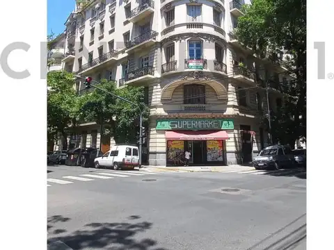 Hipolito Yrigoyen 1900, Piso 4