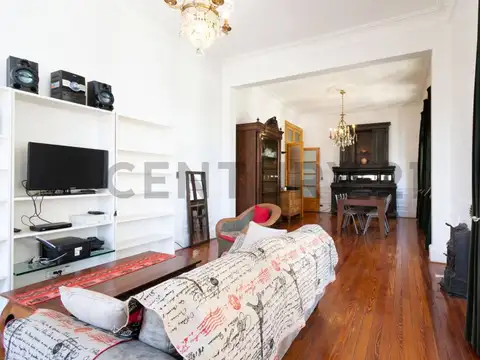 Venta de departamento 4 ambientes estilo frances en Balvanera