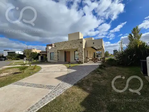 Casa en Alquiler de 3 dormitorios