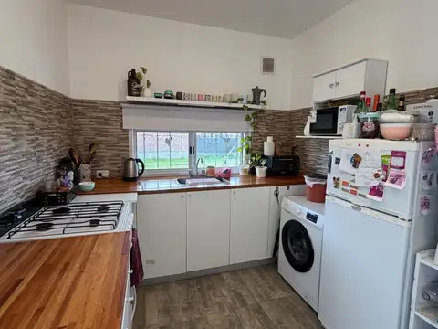 Casa en Alquiler con 2 cocheras