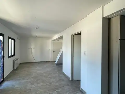 Sarmiento 100, Piso 1