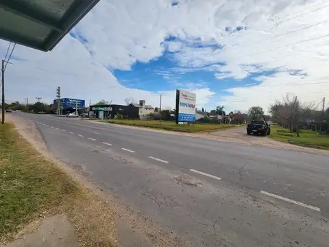 Avenida Arturo Illia al 600