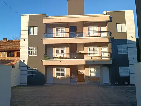 PH 3 ambientes en planta baja con patio y parrilla