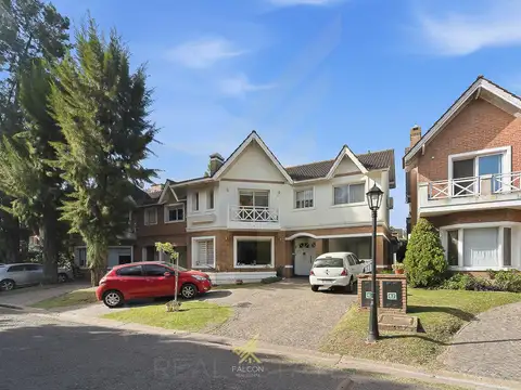 Casa en Venta en Barrio María del Parque Ituzaingó
