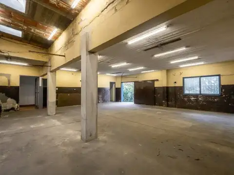 Oficina en Venta con 3 cocheras