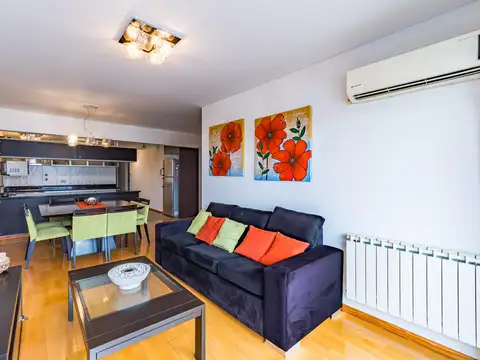 VENTA - Departamento 3 Dormitorios con balcon y cochera, Rosario.
