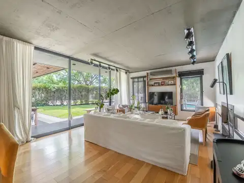 CASA EN LOTE INTERNO BARRIO LOS LAGOS NORDELTA