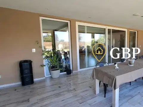 Casa en venta en Canning Barrio La Alameda