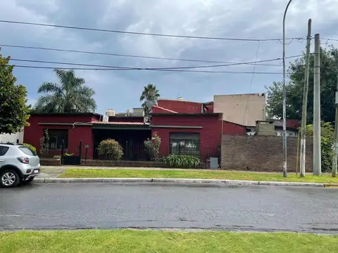 Casa en venta - 3 Dormitorios 2 Baños - 247Mts2 - Pilar