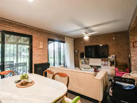 Casa 2 Dormitorios - Juan Manuel de Rosas 4000 - Funes | Venta