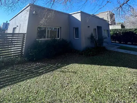 Venta casa una planta La Comarca Tigre 5 ambientes
