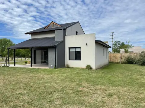 VENTA CON RENTA. Increíble oportunidad!!!! casa a la venta en Los Arces