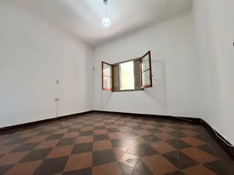 CASA 180 m2 2D PATIO Y PILETA APTA CREDITO