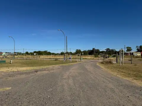 Predio de 5.000m2 con Galpón y Oficinas