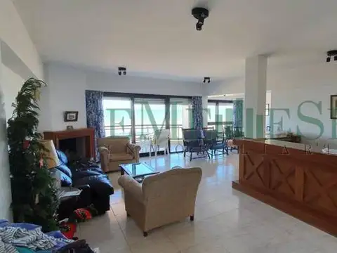Departamento en Alquiler Temporal con 1 cocheras