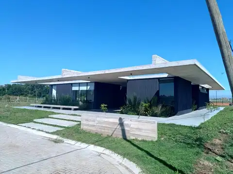 Oportunidad. Lote en barrio Village Joven. Bella 