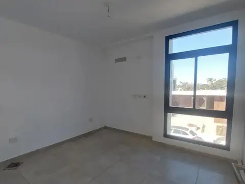 duplex en alquiler La Luisita 3 dormitorios 3 baños con patio