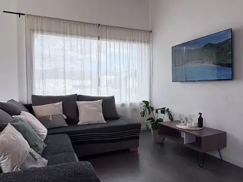 Excelente casa en barrio Las Lomas