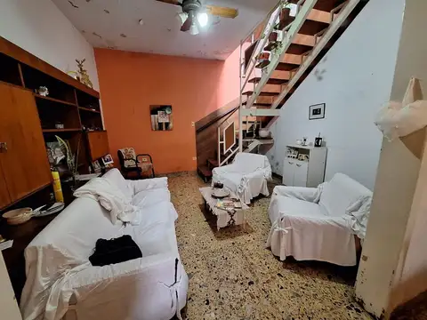 Depto Tipo Casa 4 ambientes con 2 baños