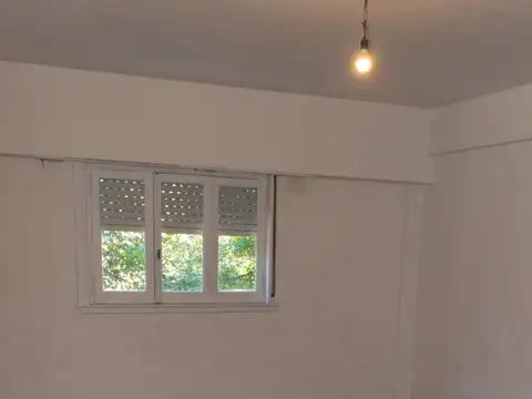 Departamento 3 ambientes 1 piso por escalera