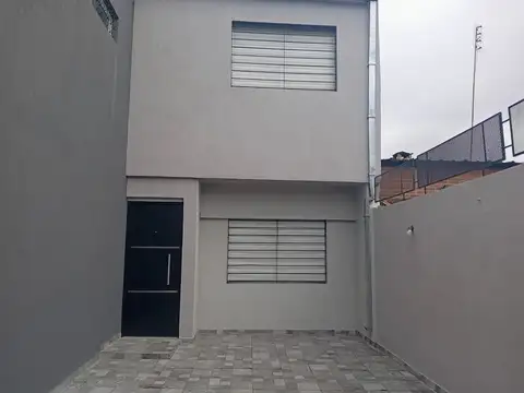 Dúplex en venta c/ cochera en Merlo