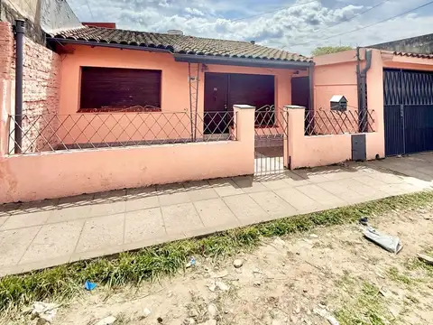 VENTA CASA 3 AMBI. C/PILETA JOSE C. PAZ
