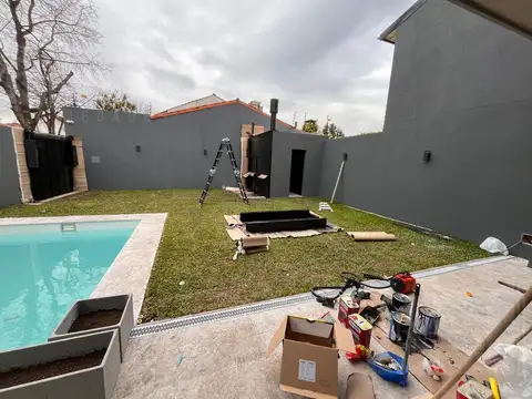 Casa en Venta con 2 cocheras