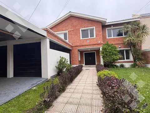 Venta casa nivel gerencial 5 dormitorios calle los cipreses 1600