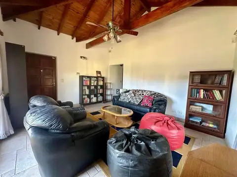 Casa 4 ambientes con 1 baño
